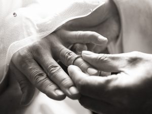 札幌の結婚式場　藻岩シャローム教会